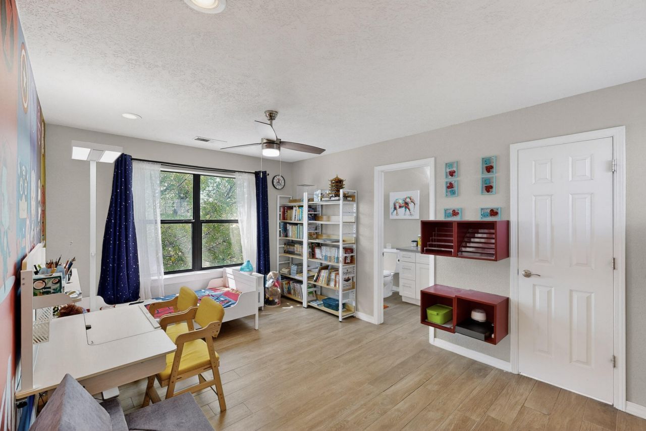 Albuquerque, New Mexico, 87122, United States, 5 Bedrooms Bedrooms, ,5 BathroomsBathrooms,Residential,For Sale,1933221