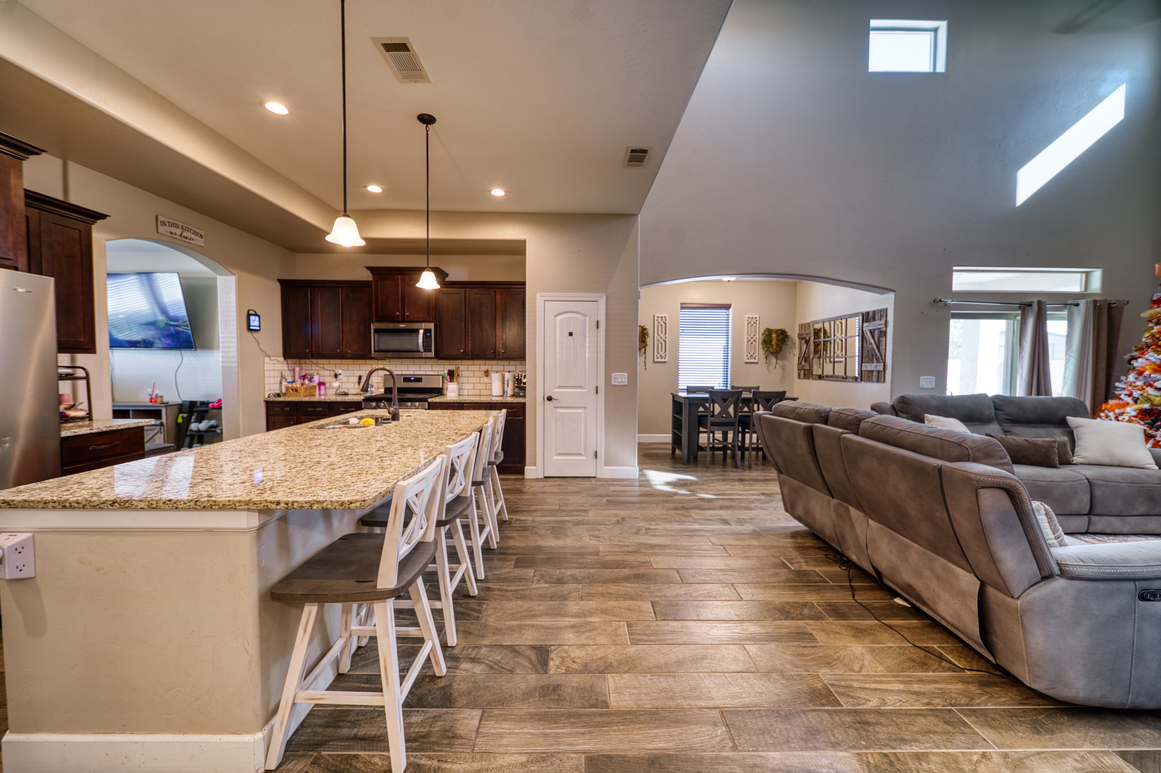 Carlsbad, New Mexico, 88220, United States, 4 Bedrooms Bedrooms, ,3 BathroomsBathrooms,Residential,For Sale,1975049