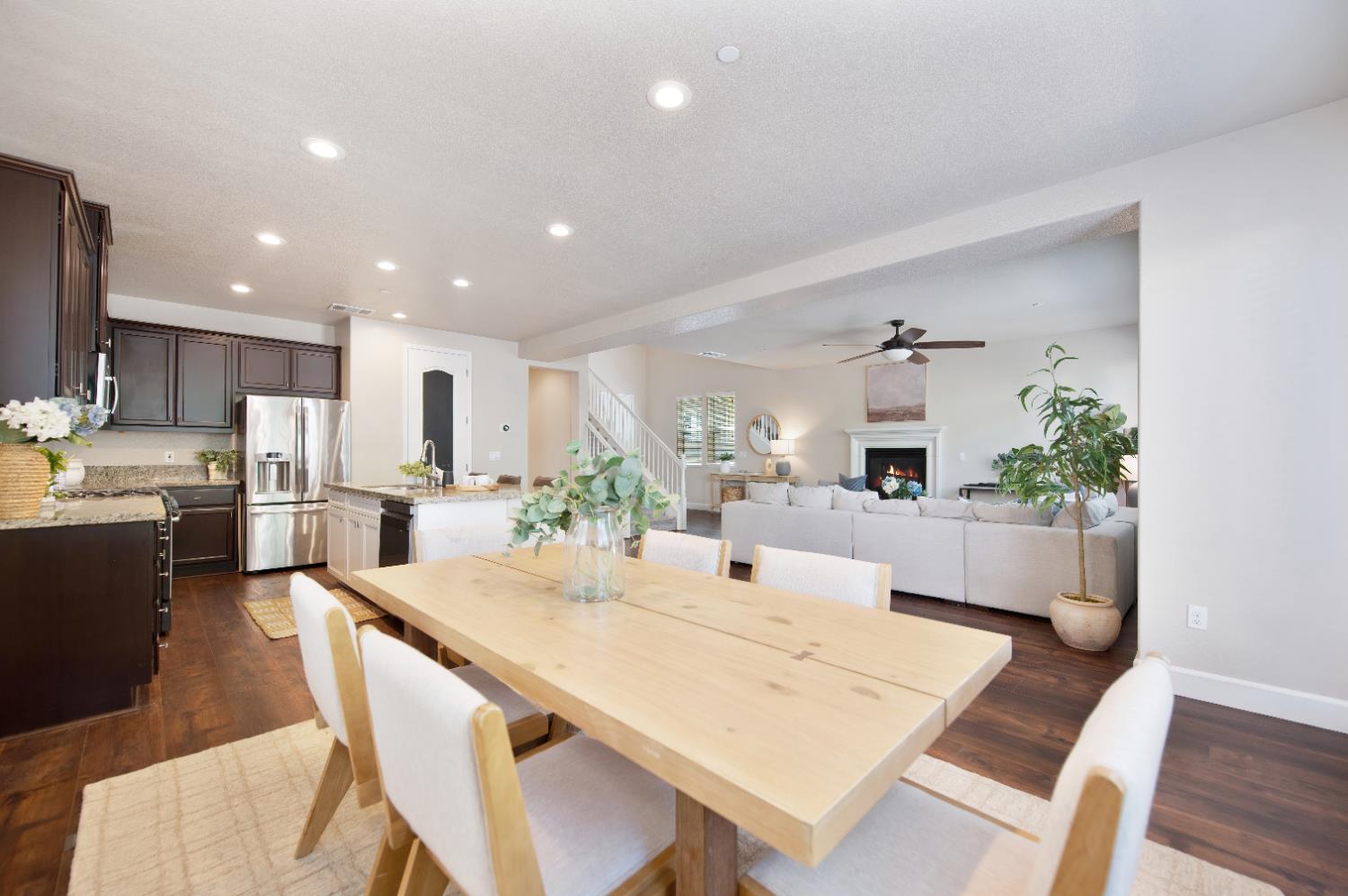West Sacramento, California, 95691, United States, 4 Bedrooms Bedrooms, ,3 BathroomsBathrooms,Residential,For Sale,1906869