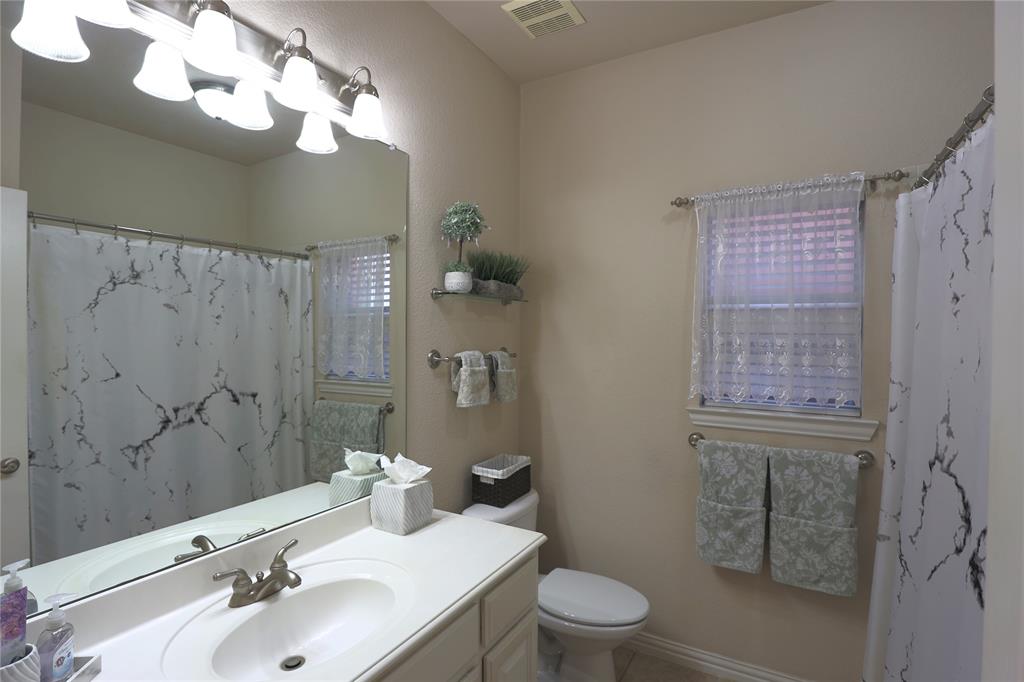 Euless, Texas, 76039, United States, 4 Bedrooms Bedrooms, ,3 BathroomsBathrooms,Residential,For Sale,2033775