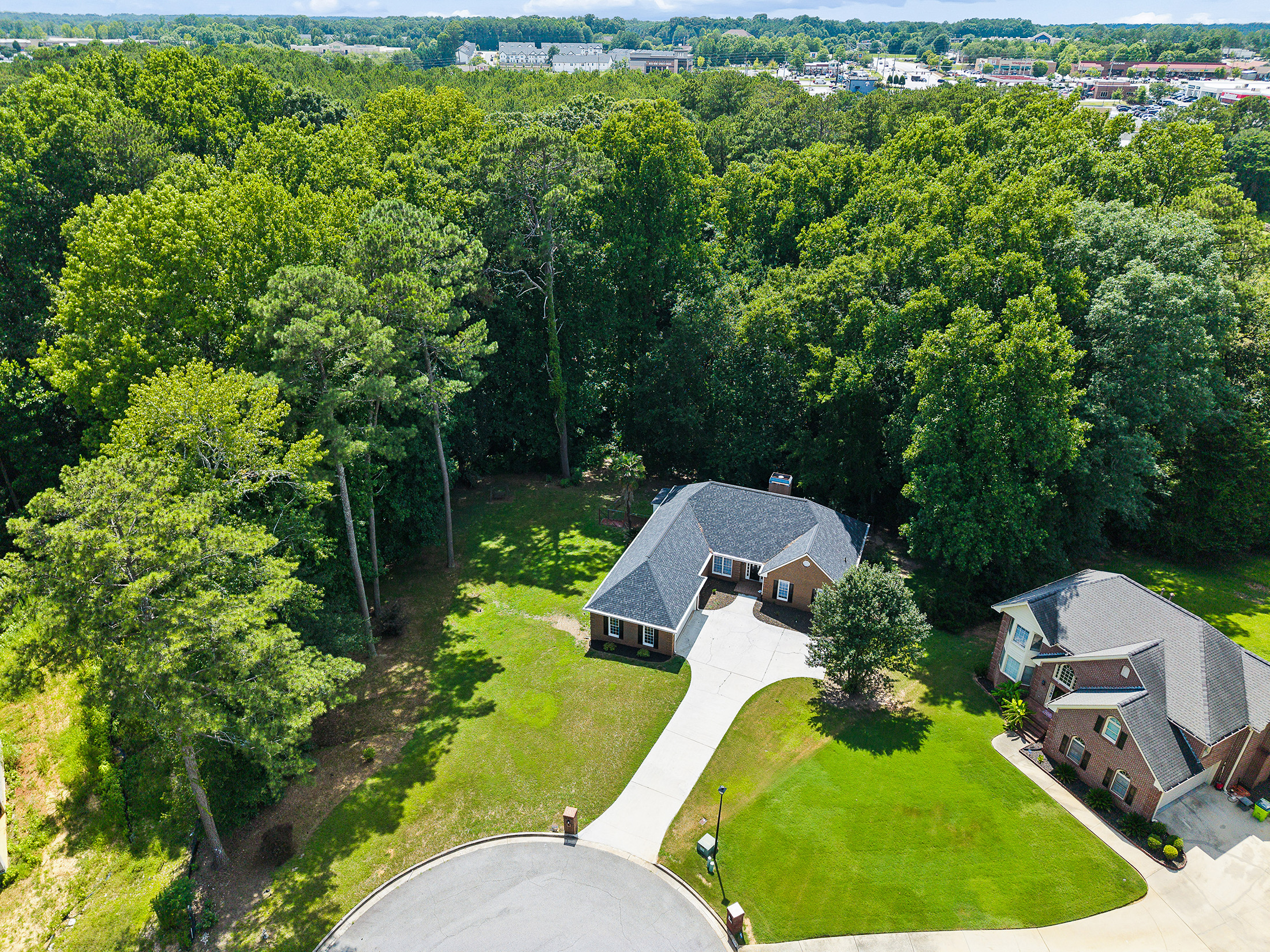  Beautifully Refreshed Ranch Nestled on an Expansive Cul-de-sac Lot - 物件實景