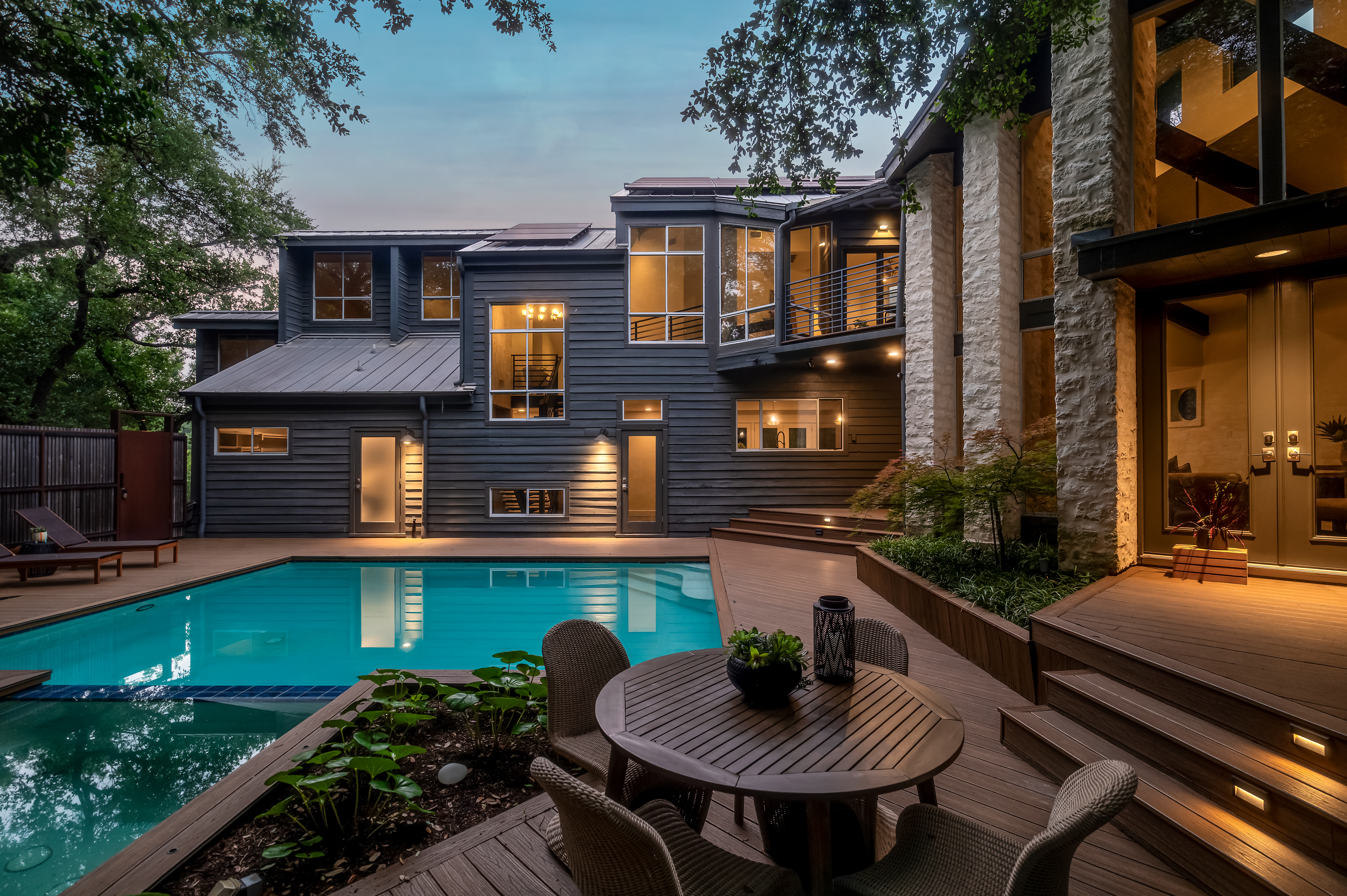  Tarrytown Home with Personality, Privacy, and a Pool - 物件實景