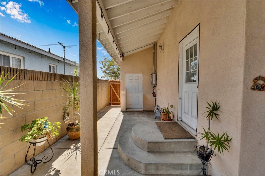 Downey, California, 90242, United States, 3 Bedrooms Bedrooms, ,2 BathroomsBathrooms,Residential,For Sale,1938023