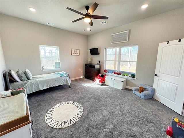 Tahlequah, Oklahoma, 74464, United States, 6 Bedrooms Bedrooms, ,4 BathroomsBathrooms,Residential,For Sale,1982576