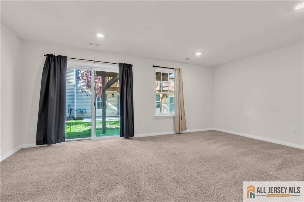 Jamesburg, New Jersey, 08831, United States, 3 Bedrooms Bedrooms, ,4 BathroomsBathrooms,Residential,For Sale,1987918