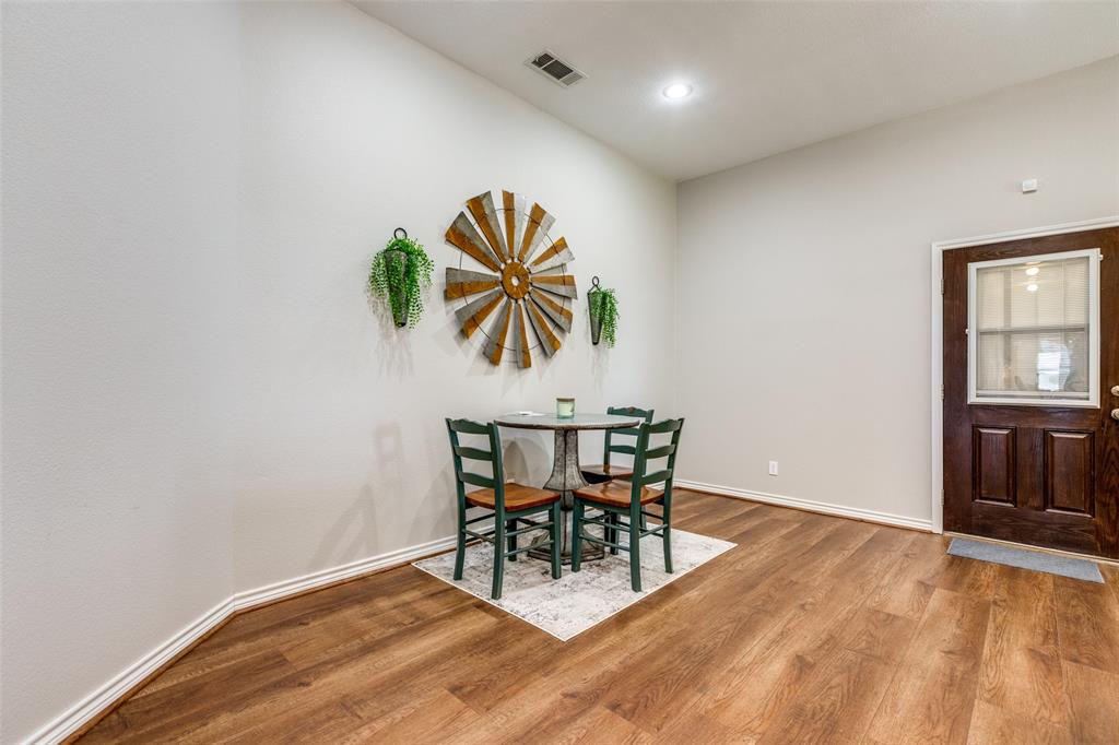 Bonham, Texas, 75418, United States, 3 Bedrooms Bedrooms, ,2 BathroomsBathrooms,Residential,For Sale,1691474
