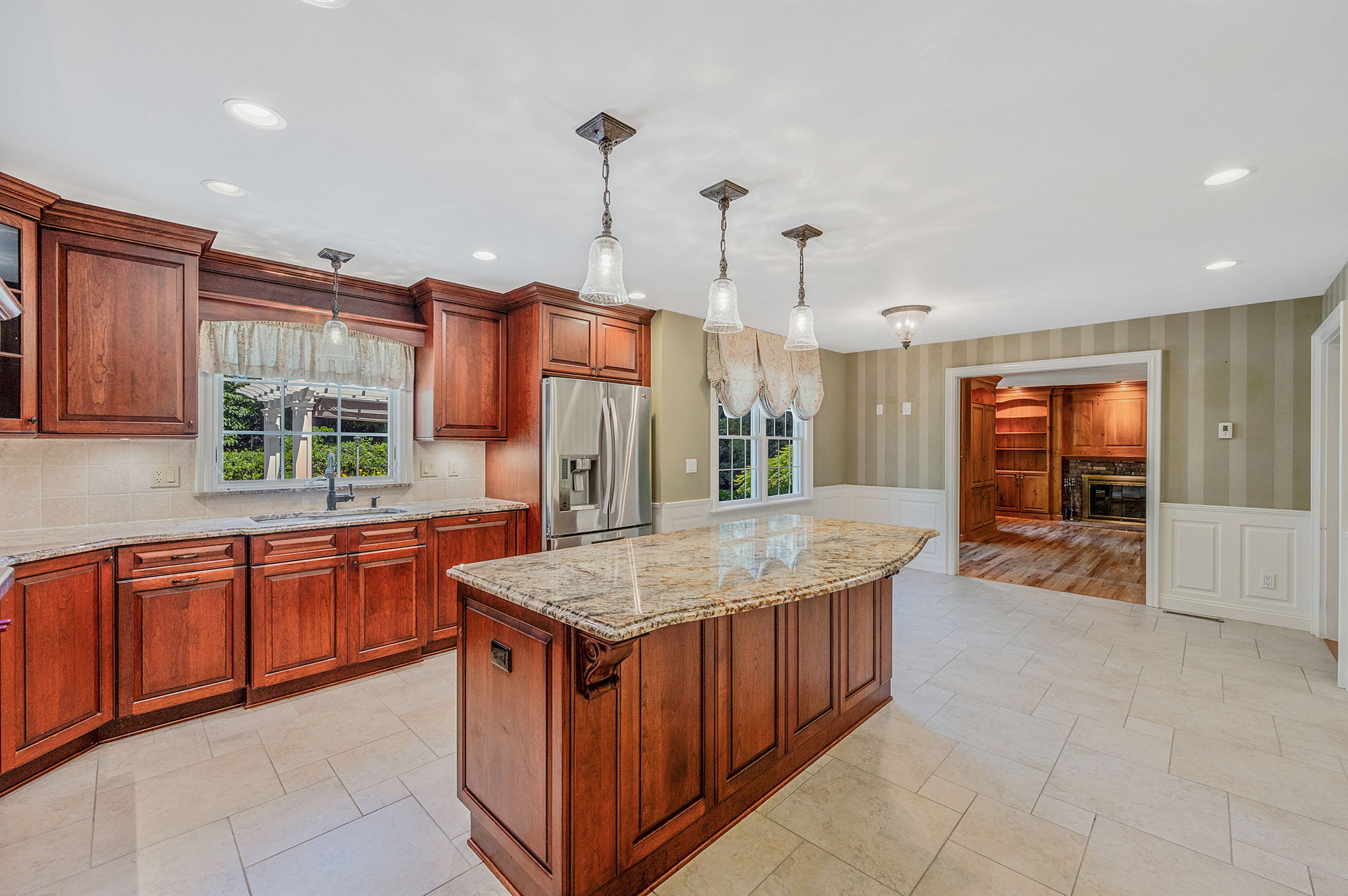 Mount Sinai, New York, 11766, United States, 4 Bedrooms Bedrooms, ,3 BathroomsBathrooms,Residential,For Sale,1924395