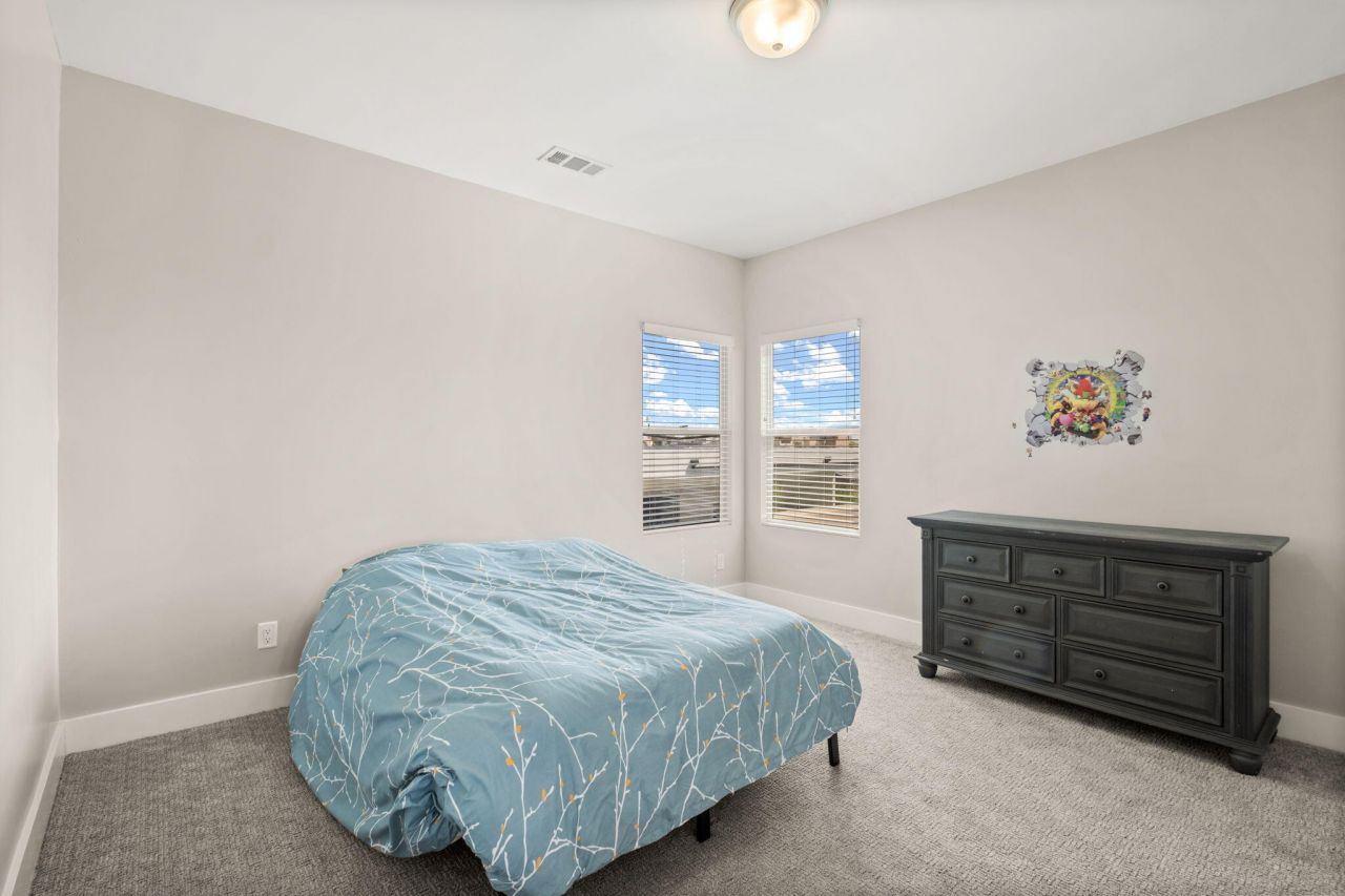 Albuquerque, New Mexico, 87120, United States, 5 Bedrooms Bedrooms, ,5 BathroomsBathrooms,Residential,For Sale,1940027
