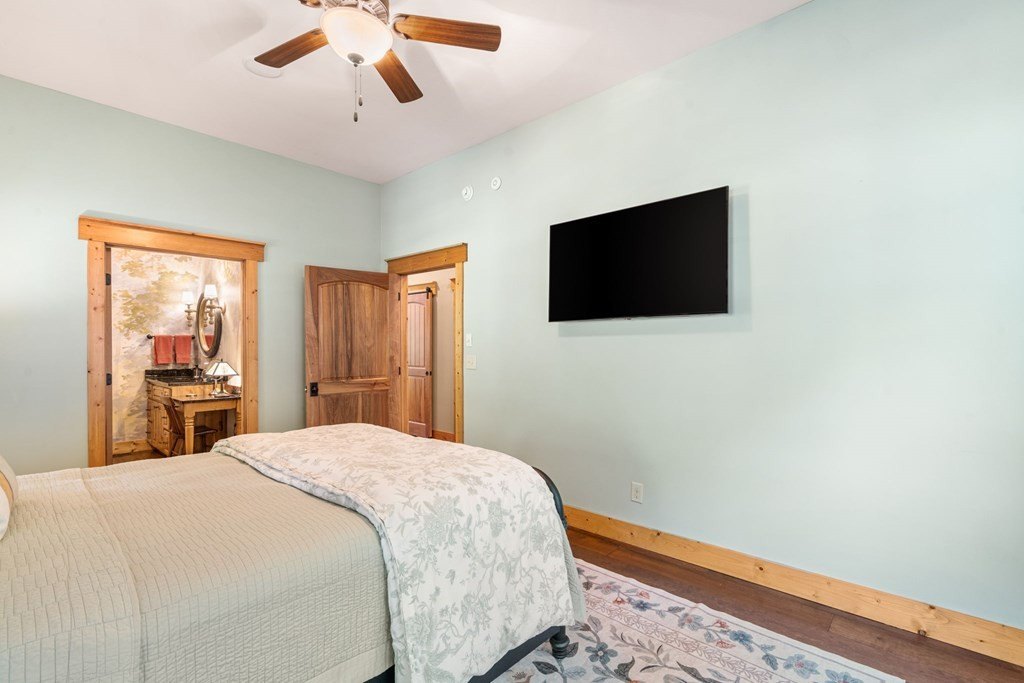 Murphy, North Carolina, 28906, United States, 3 Bedrooms Bedrooms, ,3 BathroomsBathrooms,Residential,For Sale,1982645