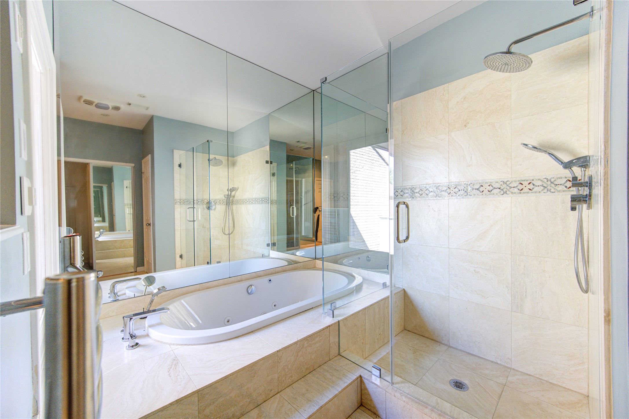  2524 Nantucket Drive B - 物件實景