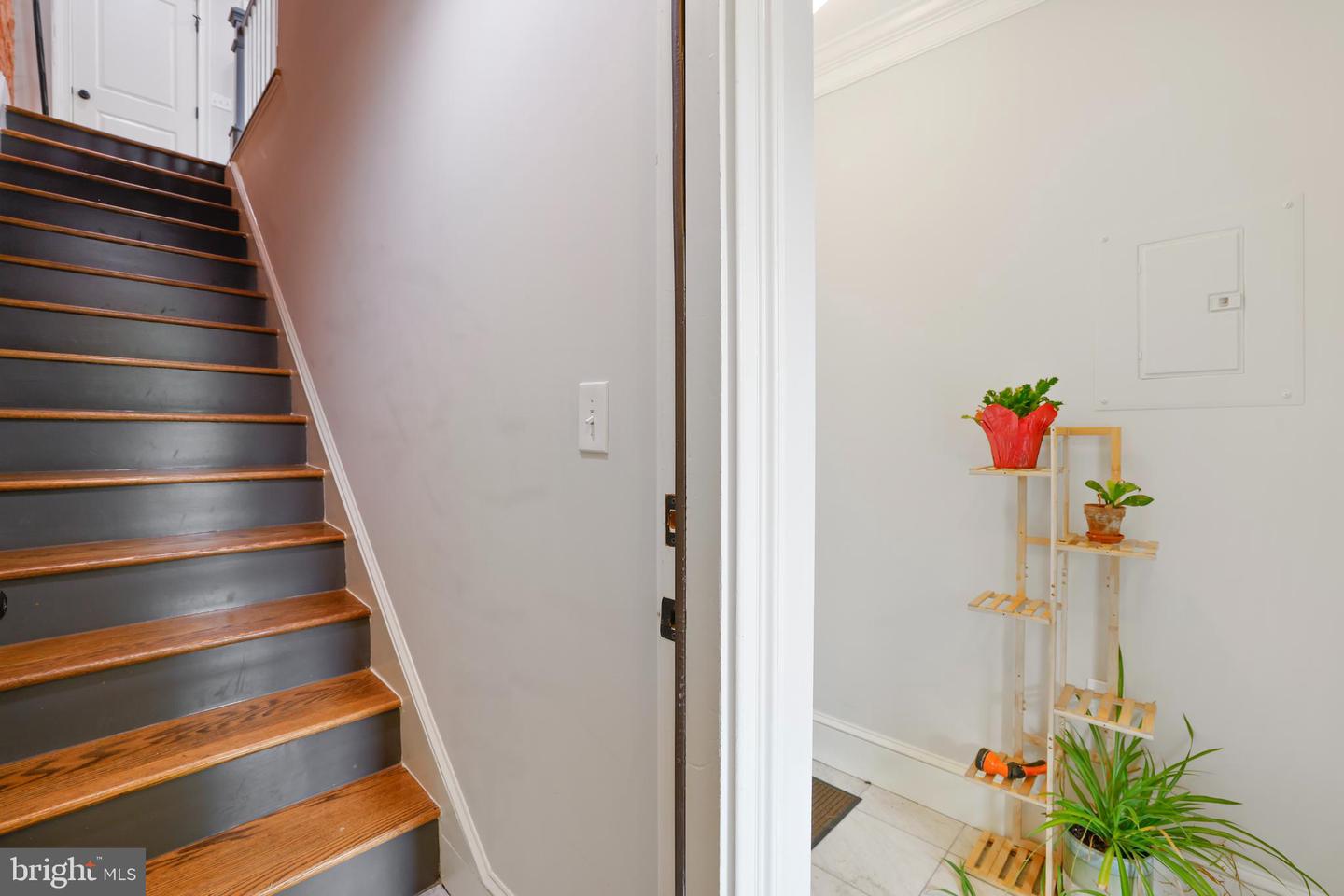 Washington, District of Columbia, 20003, United States, 2 Bedrooms Bedrooms, ,2 BathroomsBathrooms,Residential,For Sale,1896371
