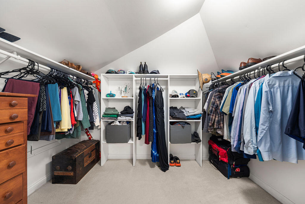 Valparaiso, Indiana, 46385, United States, 4 Bedrooms Bedrooms, ,3 BathroomsBathrooms,Residential,For Sale,1988266