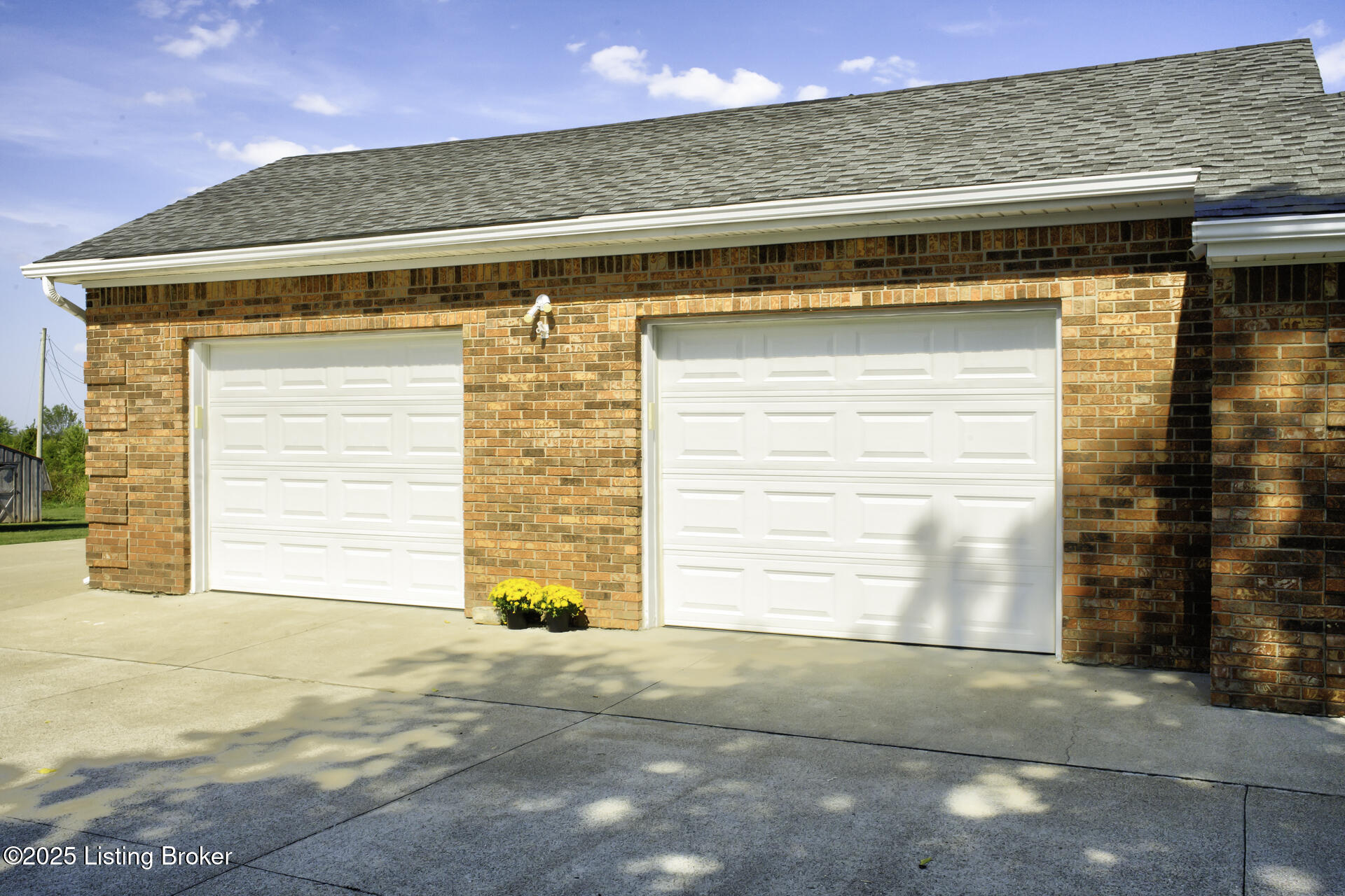 Bloomfield, Kentucky, 40008, United States, 3 Bedrooms Bedrooms, ,3 BathroomsBathrooms,Residential,For Sale,2000551