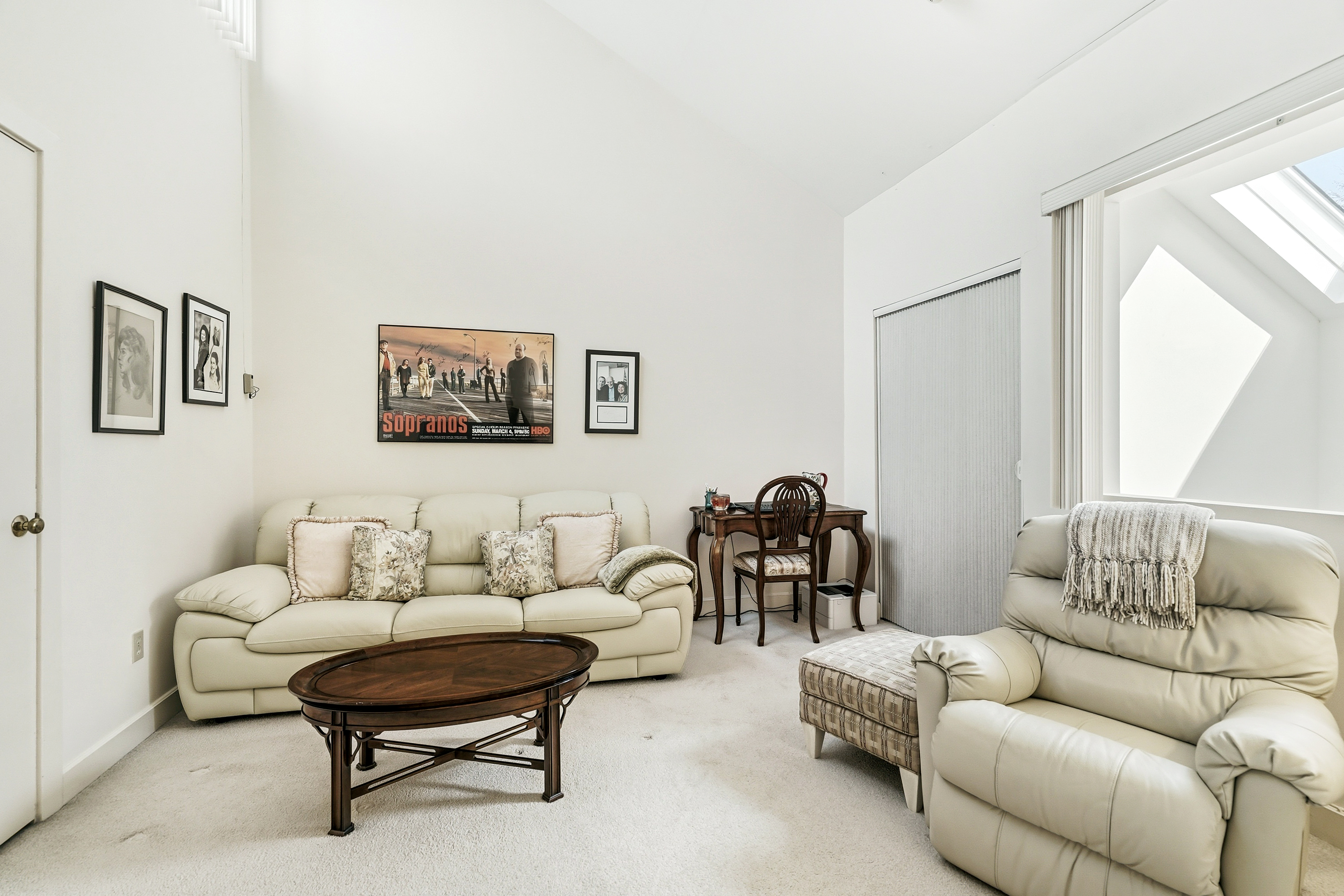  Exclusive Townhouse with Serene Lake Views. - 物件實景
