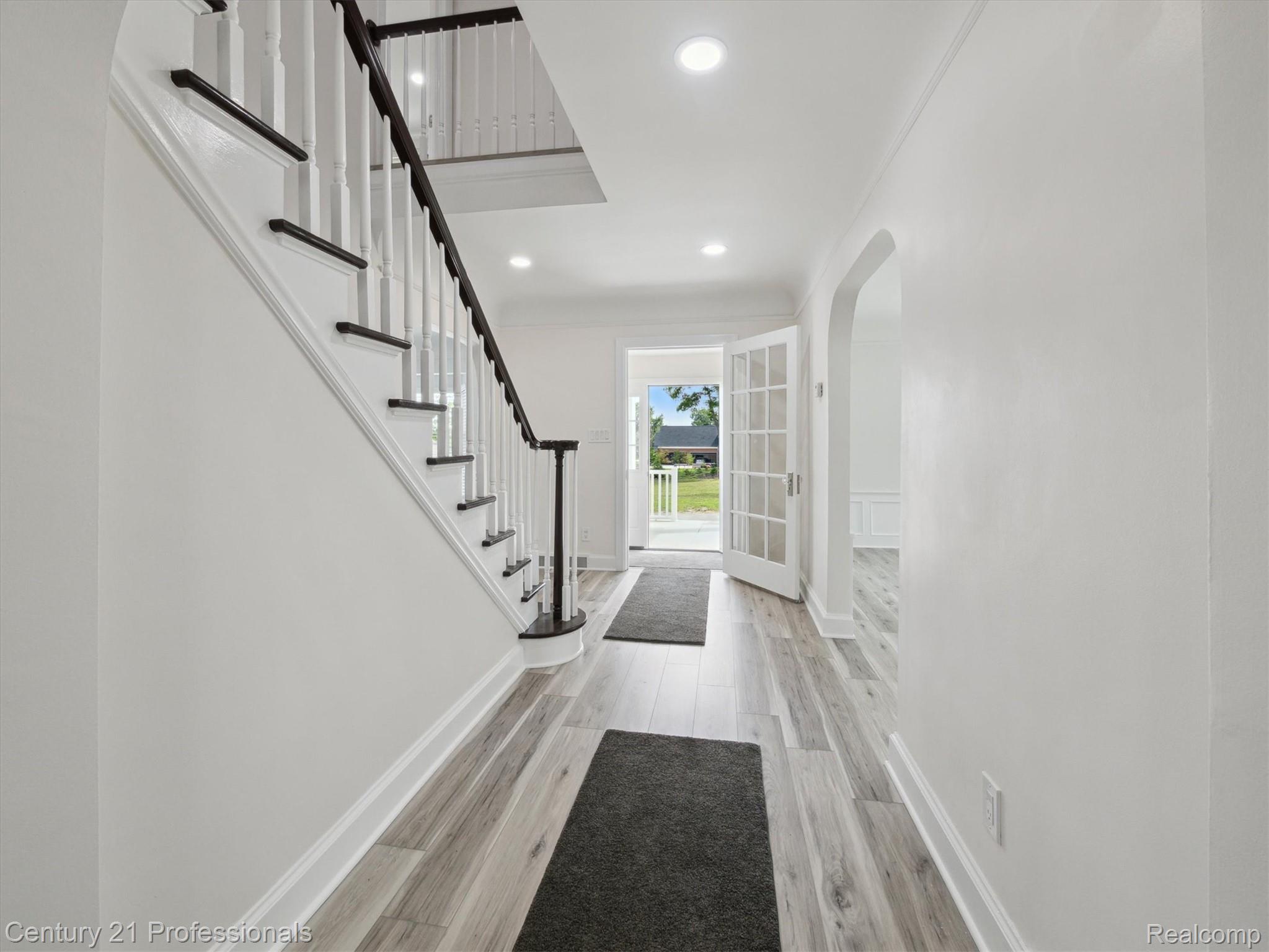 FarmingtonHills, Michigan, 48167, United States, 4 Bedrooms Bedrooms, ,4 BathroomsBathrooms,Residential,For Sale,1895323