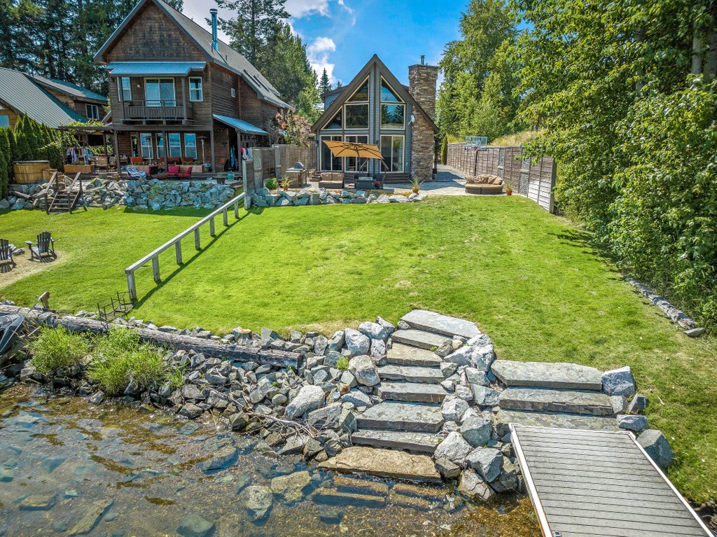 Sagle, Idaho, 83860, United States, 4 Bedrooms Bedrooms, ,2 BathroomsBathrooms,Residential,For Sale,2013773