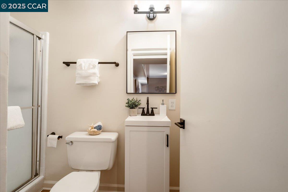 Redwood City, California, 94062, United States, 4 Bedrooms Bedrooms, ,3 BathroomsBathrooms,Residential,For Sale,1989163