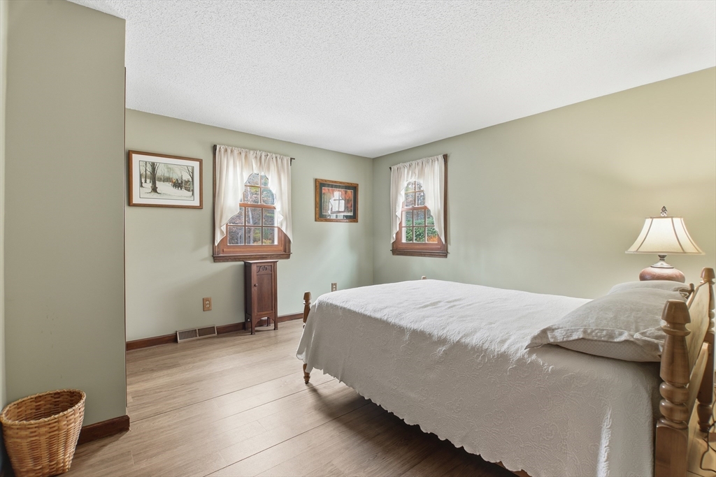 Monson, Massachusetts, 01057, United States, 5 Bedrooms Bedrooms, ,2 BathroomsBathrooms,Residential,For Sale,1988308