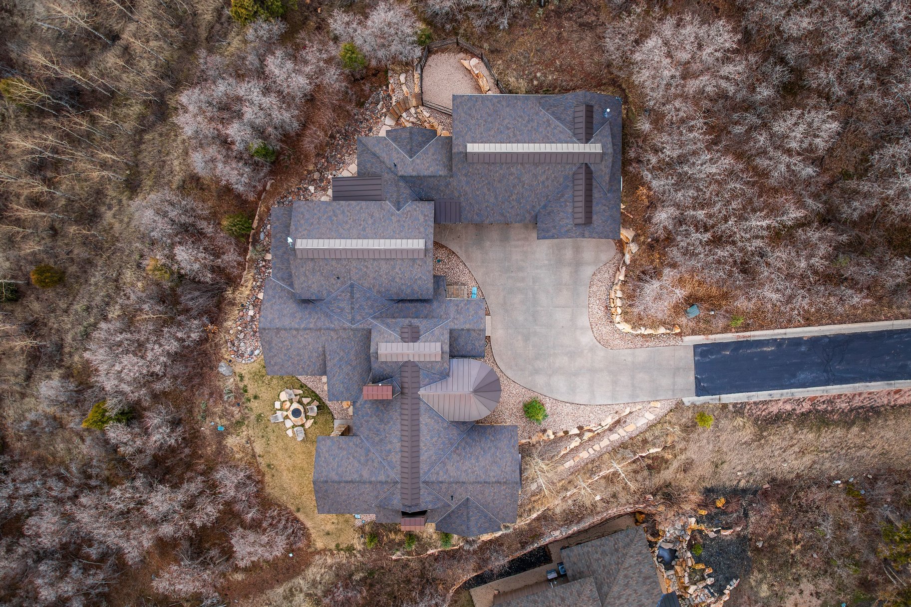  Views, Privacy and Main Level Living in a Gated Community - 物件實景