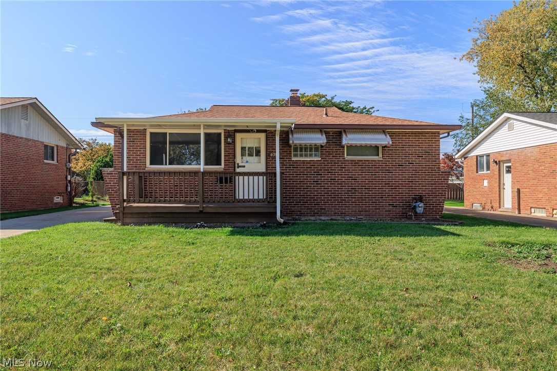 Lockhaven Dr, Brook Park, OH 44142