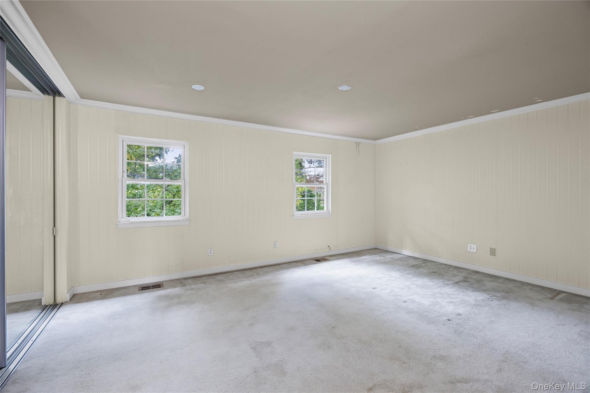 Huntington Station, New York, 11746, United States, 2 Bedrooms Bedrooms, ,2 BathroomsBathrooms,Residential,For Sale,1981328