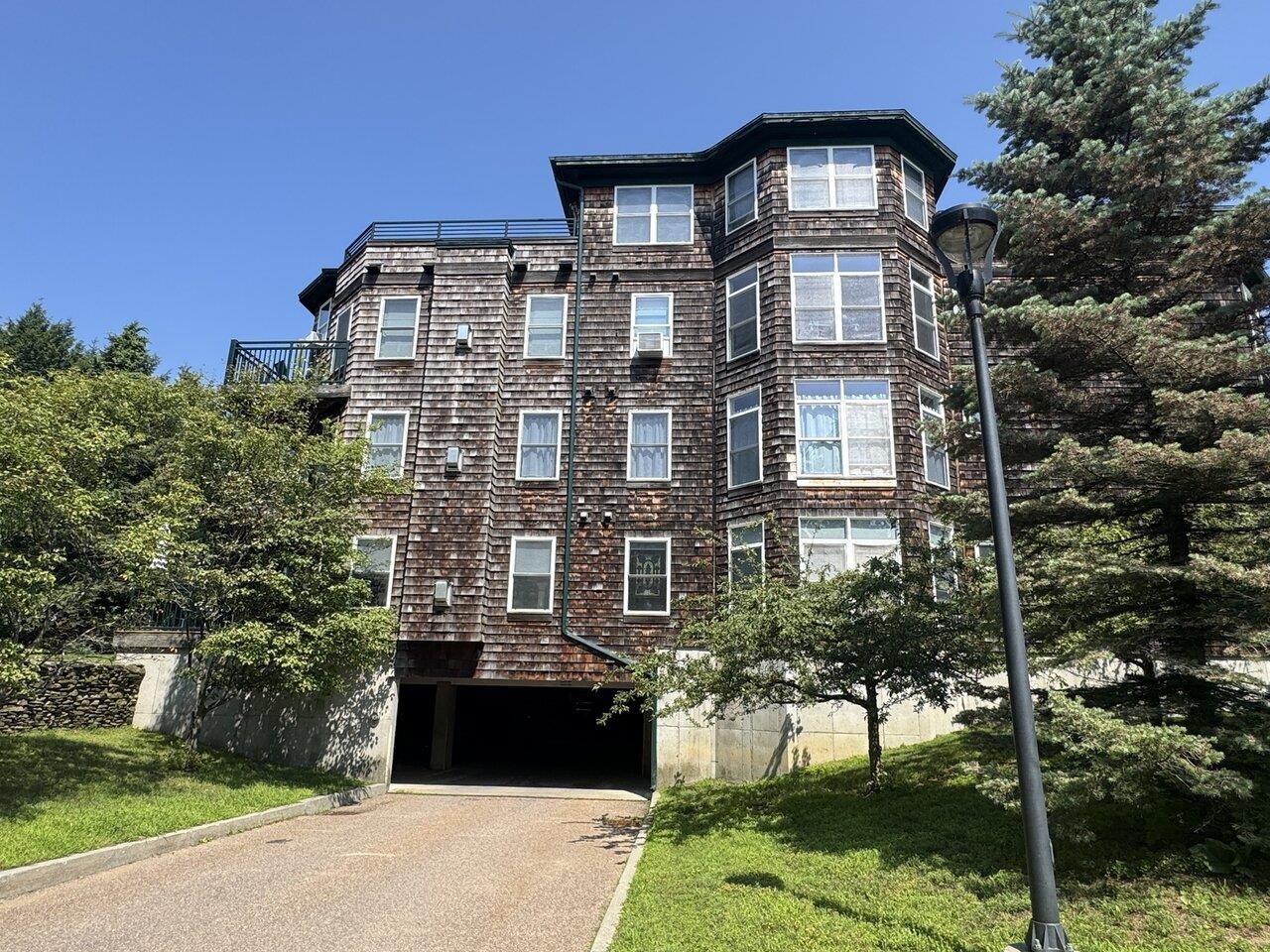Burlington, Vermont, 05408, United States, 2 Bedrooms Bedrooms, ,2 BathroomsBathrooms,Residential,For Sale,1902204