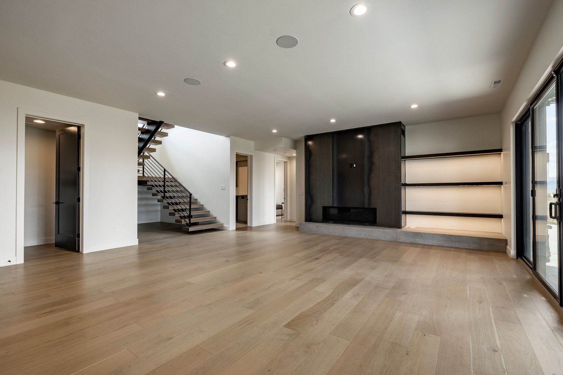  Upgraded Luxury Living with Panoramic Mountain Views - 物件實景