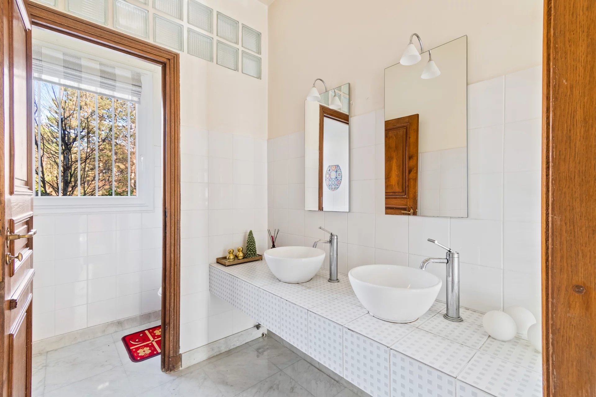 Le Vésinet, Île-de-France, 78110, FR, 9 Bedrooms Bedrooms, ,6 BathroomsBathrooms,Residential,For Sale,1994556