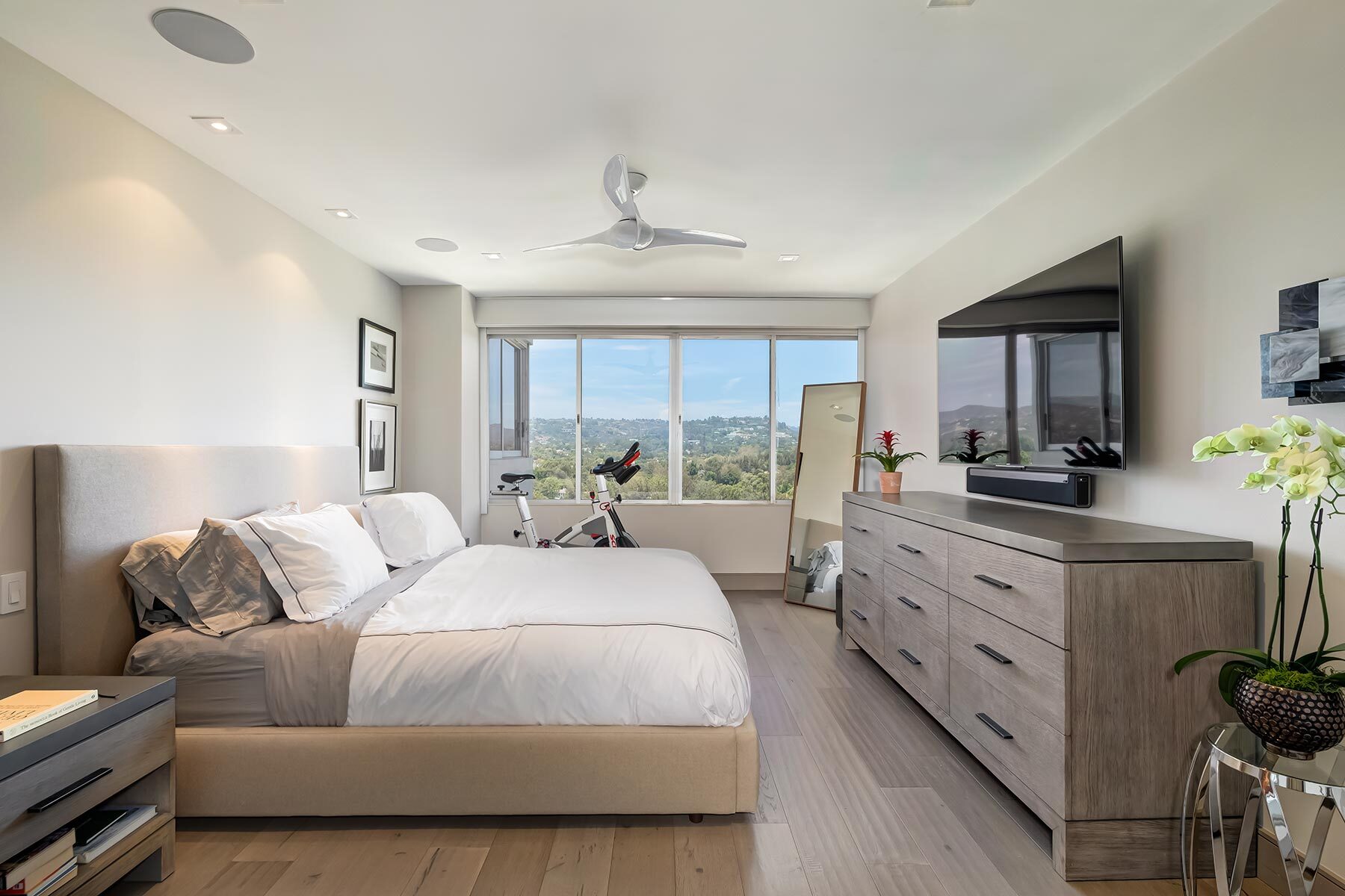  865 Comstock Ave - 物件實景