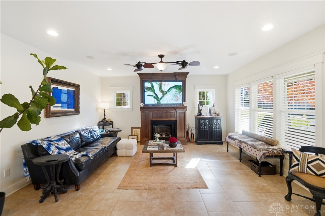 Oakwood, Ohio, 45409, United States, 3 Bedrooms Bedrooms, ,3 BathroomsBathrooms,Residential,For Sale,1991510