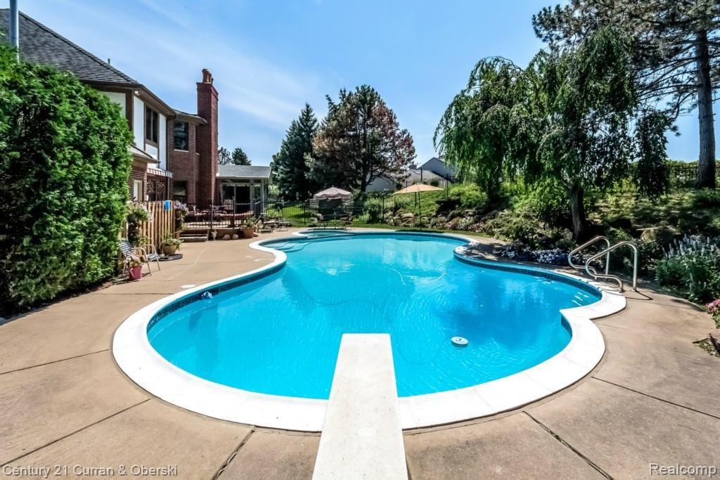 Farmington Hills, Michigan, 48331, United States, 6 Bedrooms Bedrooms, ,7 BathroomsBathrooms,Residential,For Sale,1914340