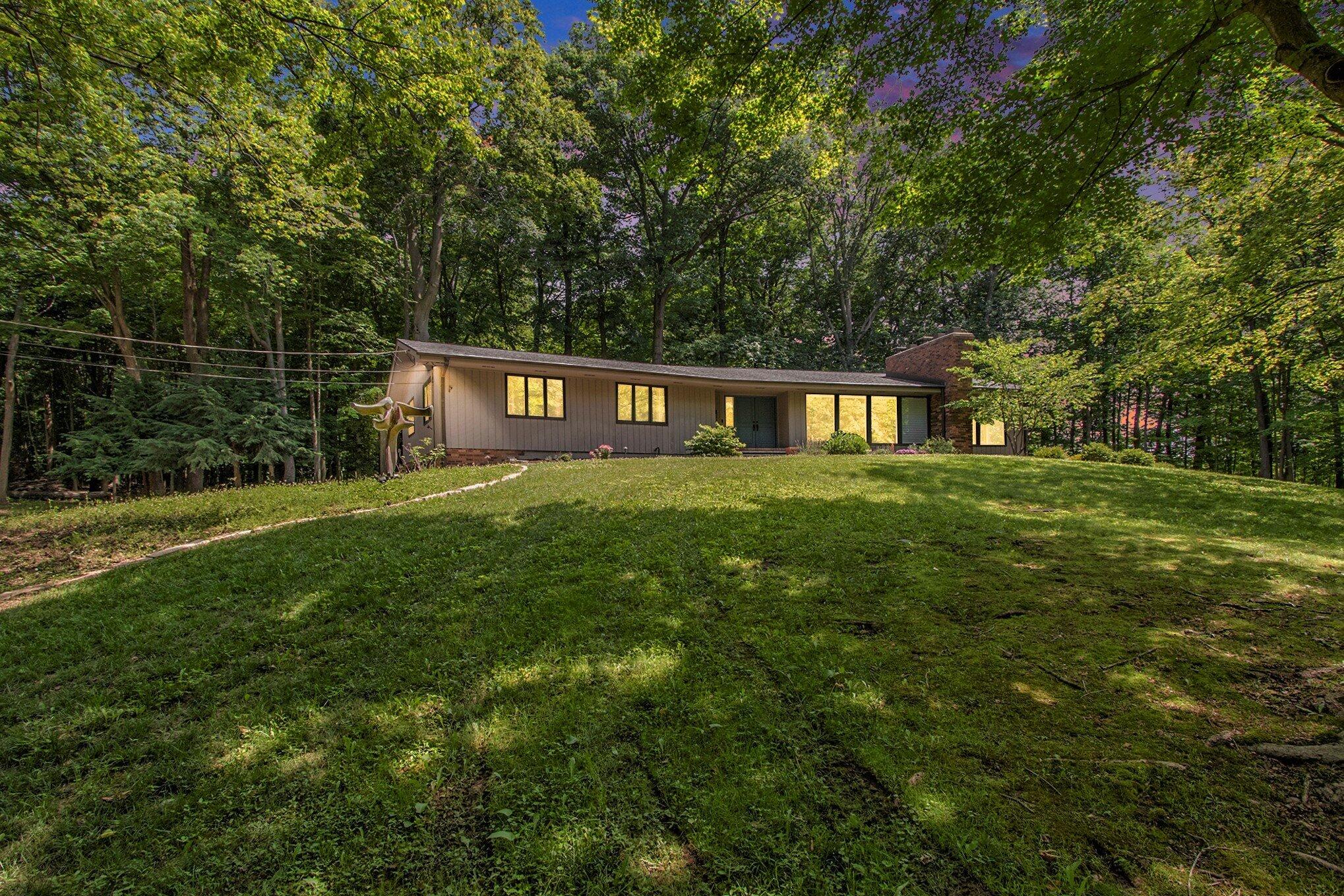 La Porte, Indiana, 46350, United States, 4 Bedrooms Bedrooms, ,4 BathroomsBathrooms,Residential,For Sale,1904805