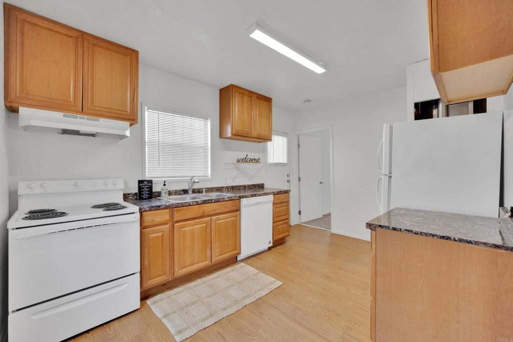 Spring Valley, California, 91977, United States, 6 Bedrooms Bedrooms, ,4 BathroomsBathrooms,Residential,For Sale,1996017