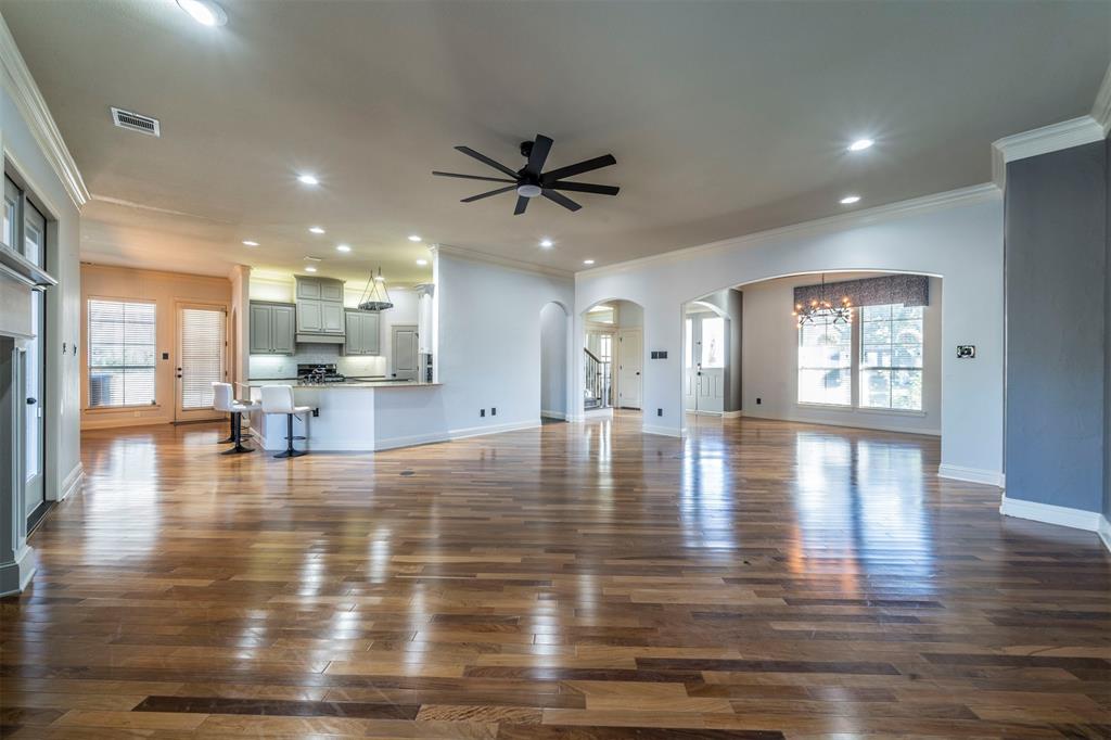 Arlington, Texas, 76017, United States, 4 Bedrooms Bedrooms, ,5 BathroomsBathrooms,Residential,For Sale,1982426