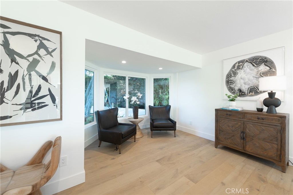 Woodland Hills, California, 91367, United States, 5 Bedrooms Bedrooms, ,4 BathroomsBathrooms,Residential,For Sale,2003511