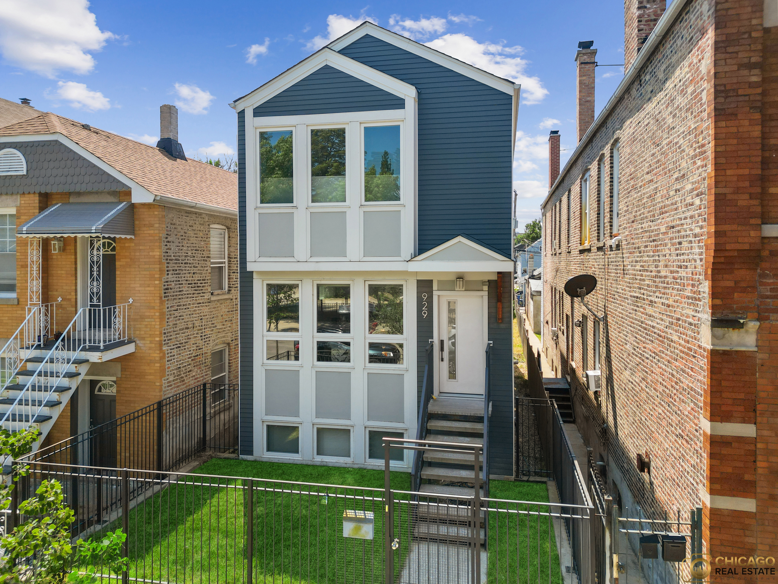 Chicago, Illinois, 60608, United States, 4 Bedrooms Bedrooms, ,4 BathroomsBathrooms,Residential,For Sale,1914075