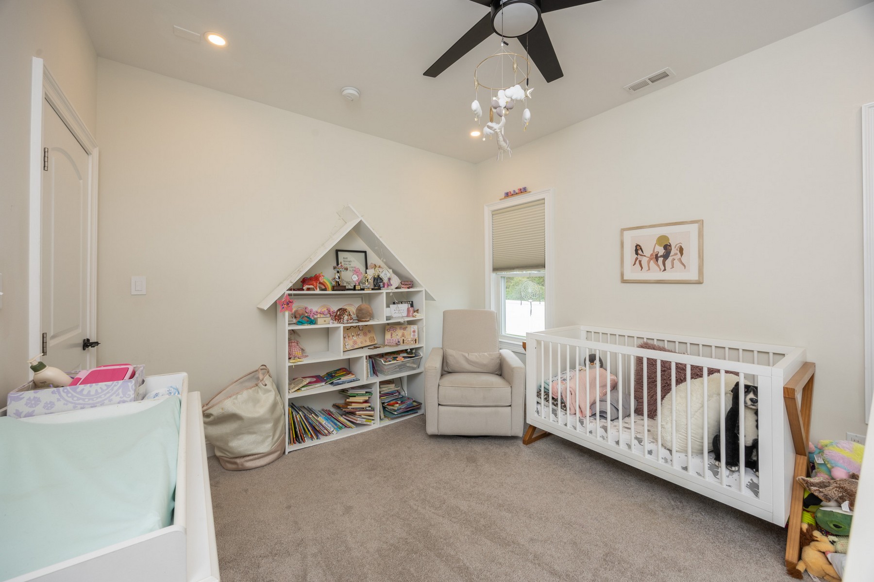  28 Queen Anne Court - 物件實景