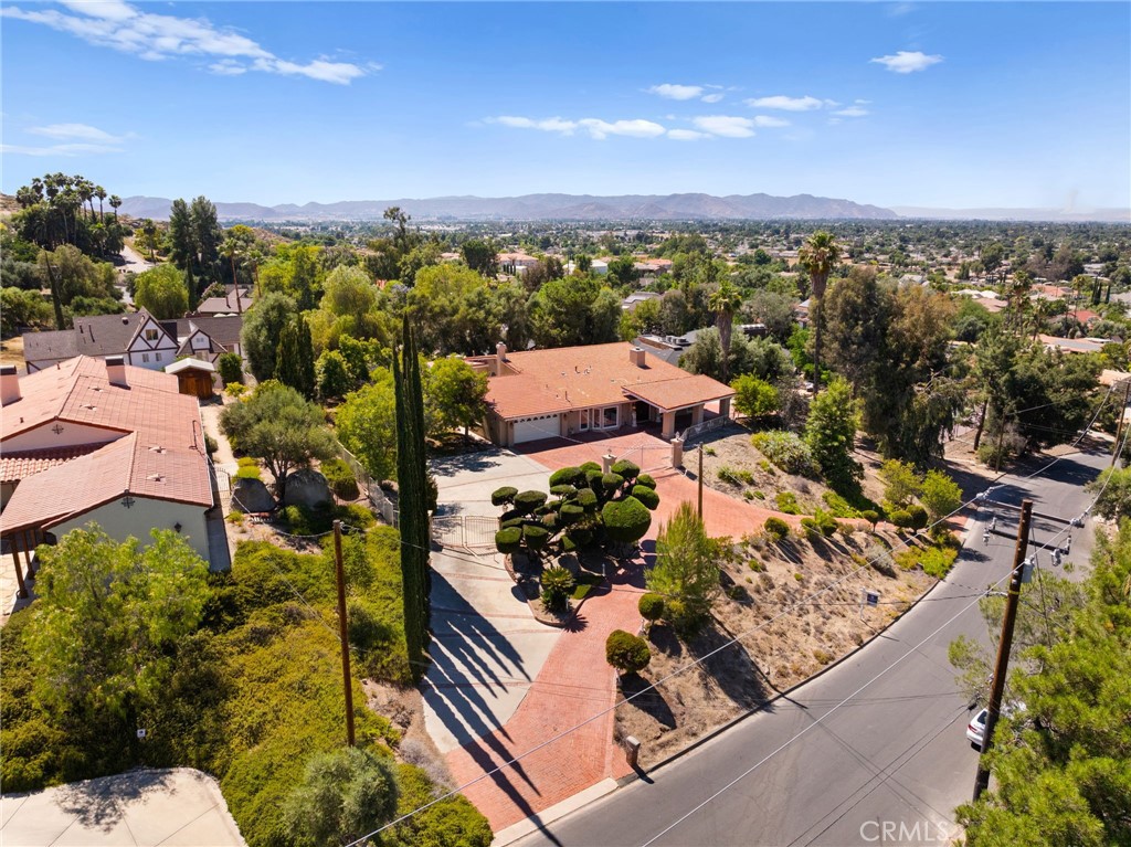 Hemet, California, 92544, United States, 5 Bedrooms Bedrooms, ,4 BathroomsBathrooms,Residential,For Sale,1896645