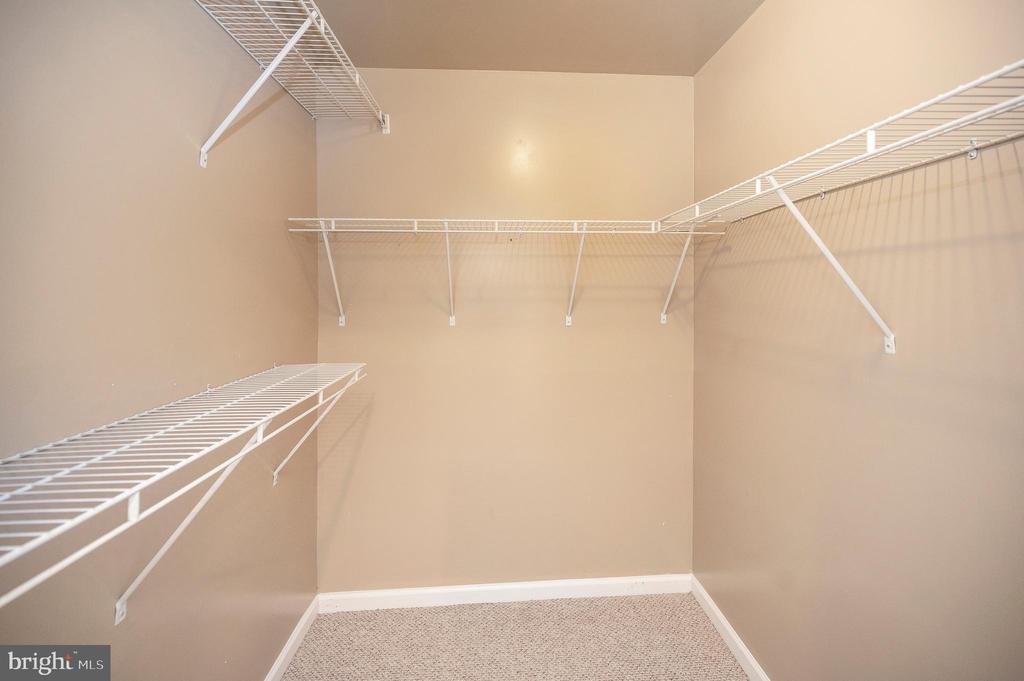 Bealeton, Virginia, 22712, United States, 6 Bedrooms Bedrooms, ,4 BathroomsBathrooms,Residential,For Sale,1916093