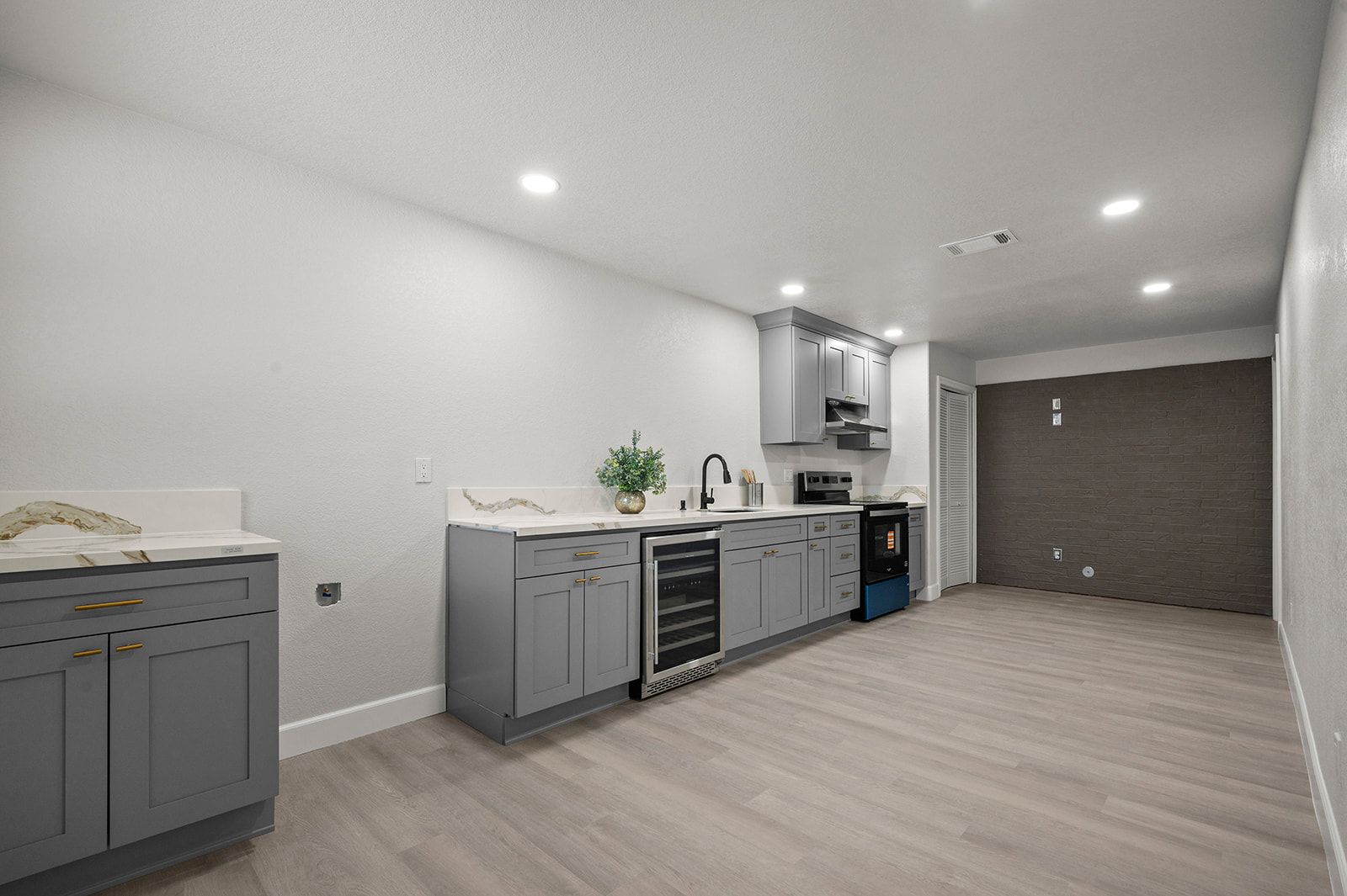 Menifee, California, 92587, United States, 5 Bedrooms Bedrooms, ,4 BathroomsBathrooms,Residential,For Sale,1986088