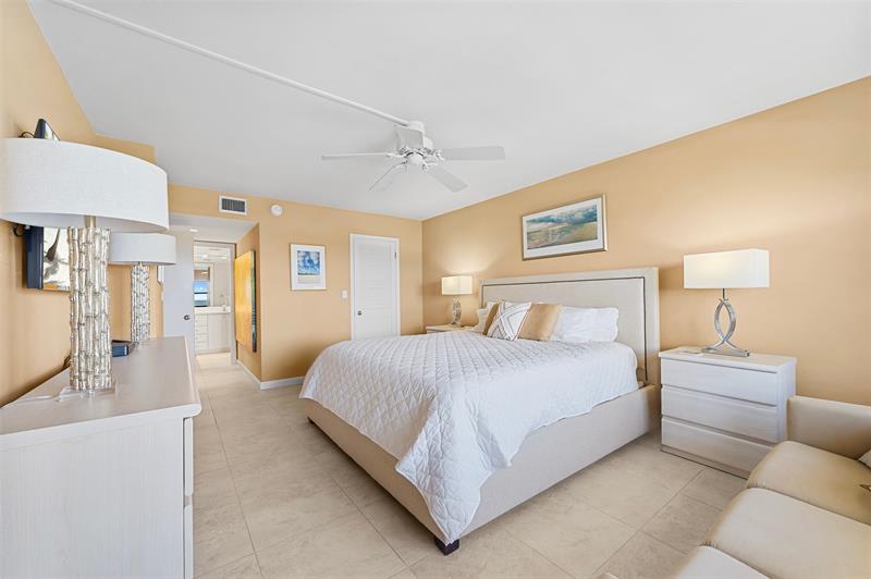 Fort Lauderdale, Florida, 33305, United States, 2 Bedrooms Bedrooms, ,2 BathroomsBathrooms,Residential,For Sale,1867029