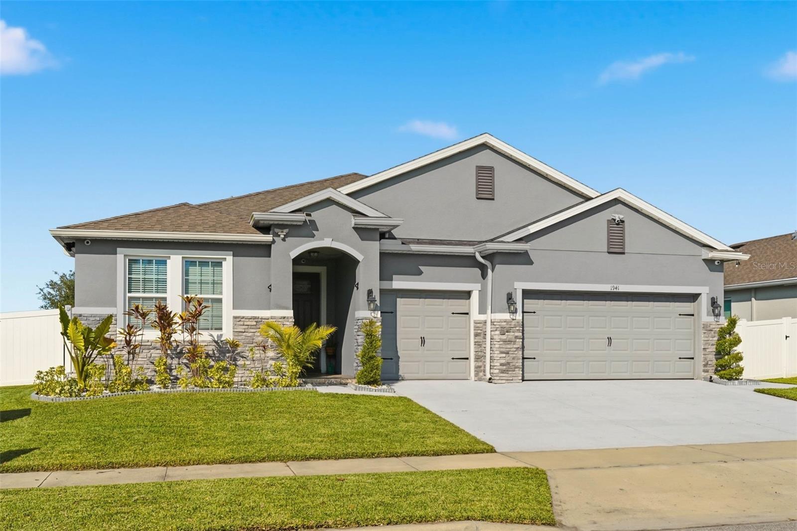 KISSIMMEE, Florida, 34744, United States, 4 Bedrooms Bedrooms, ,4 BathroomsBathrooms,Residential,For Sale,1986116