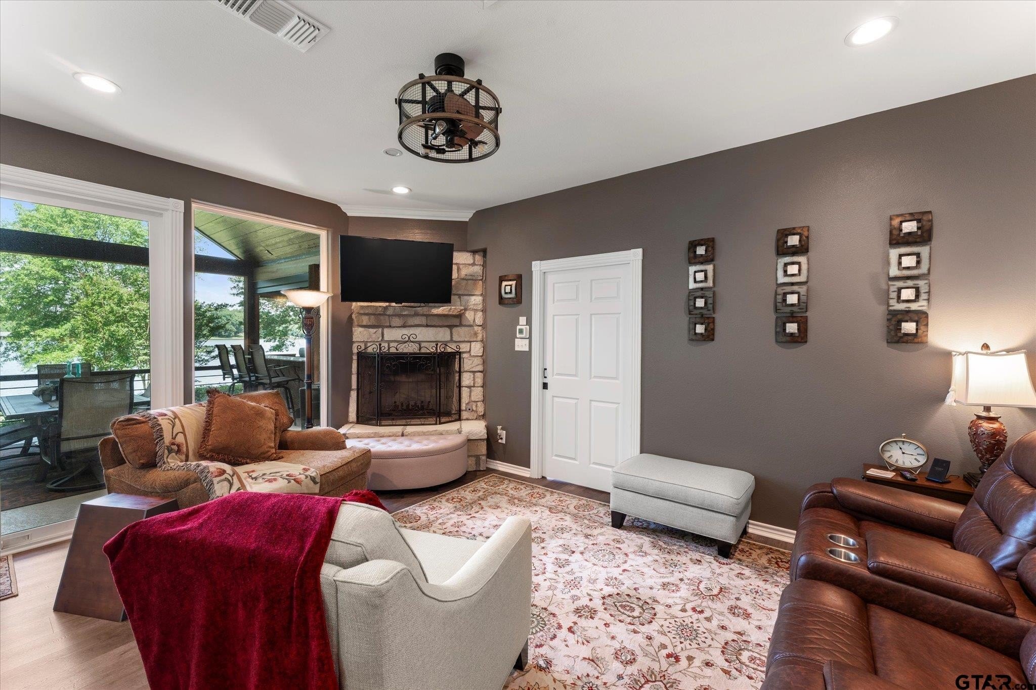 Pittsburg, Texas, 75686, United States, 4 Bedrooms Bedrooms, ,4 BathroomsBathrooms,Residential,For Sale,1983257