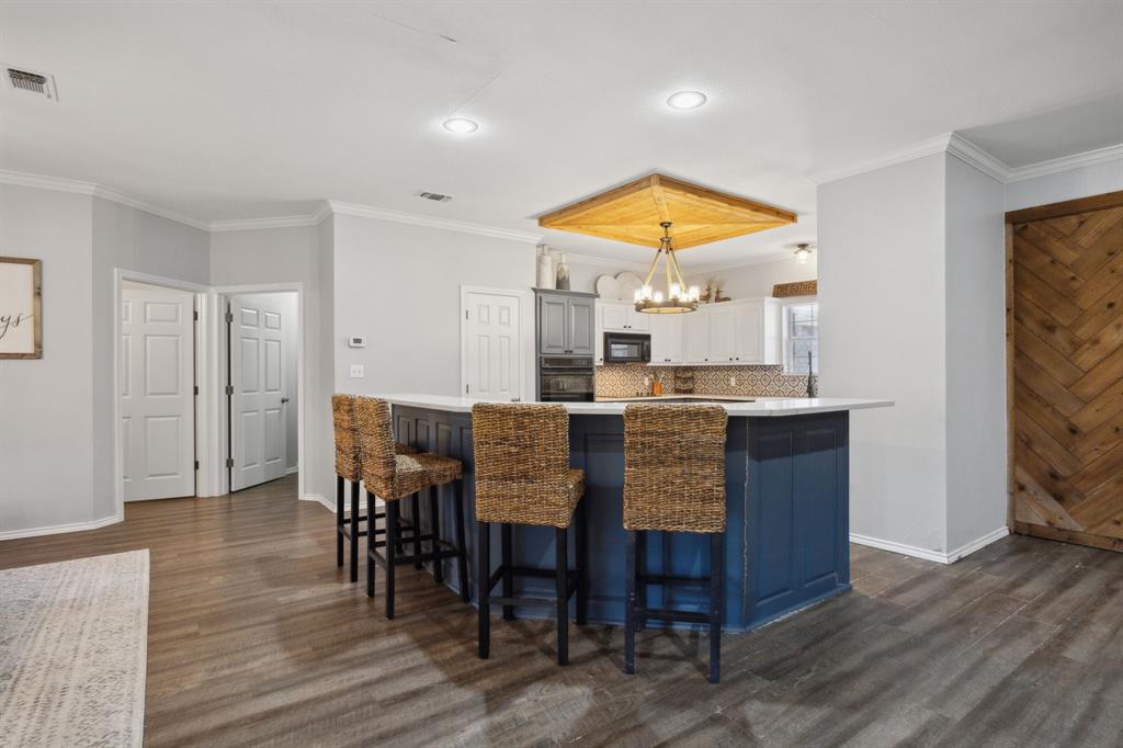 Quinlan, Texas, 75474, United States, 5 Bedrooms Bedrooms, ,3 BathroomsBathrooms,Residential,For Sale,1828402
