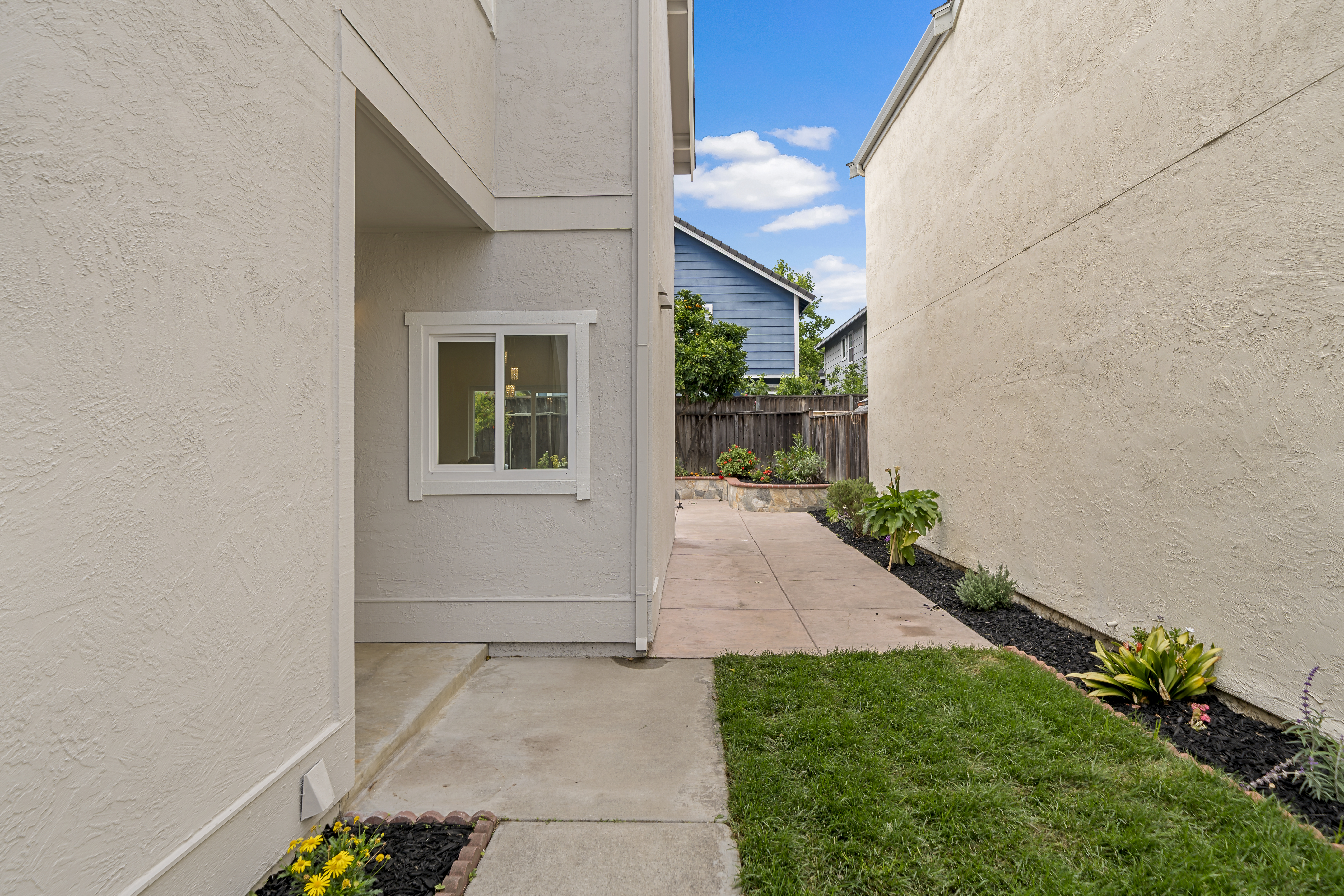  Designer-Appointed Forest Park Home with Seamless Indoor-Outdoor Living - 物件實景