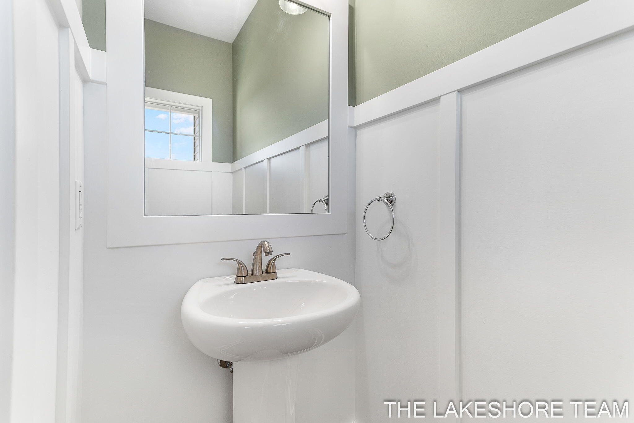 Holland, Michigan, 49424, United States, 5 Bedrooms Bedrooms, ,4 BathroomsBathrooms,Residential,For Sale,1973082