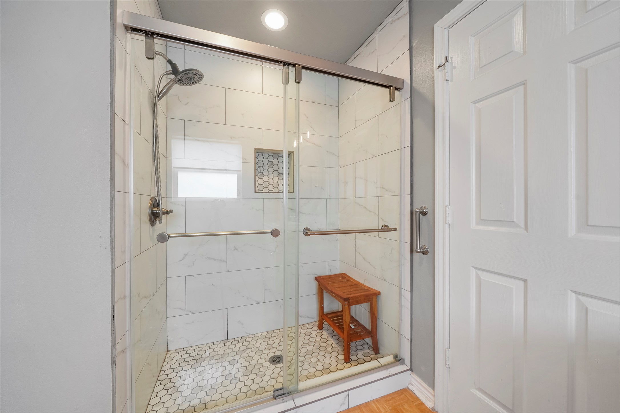 Jamaica Beach, Texas, 77554, United States, 3 Bedrooms Bedrooms, ,4 BathroomsBathrooms,Residential,For Sale,1932424