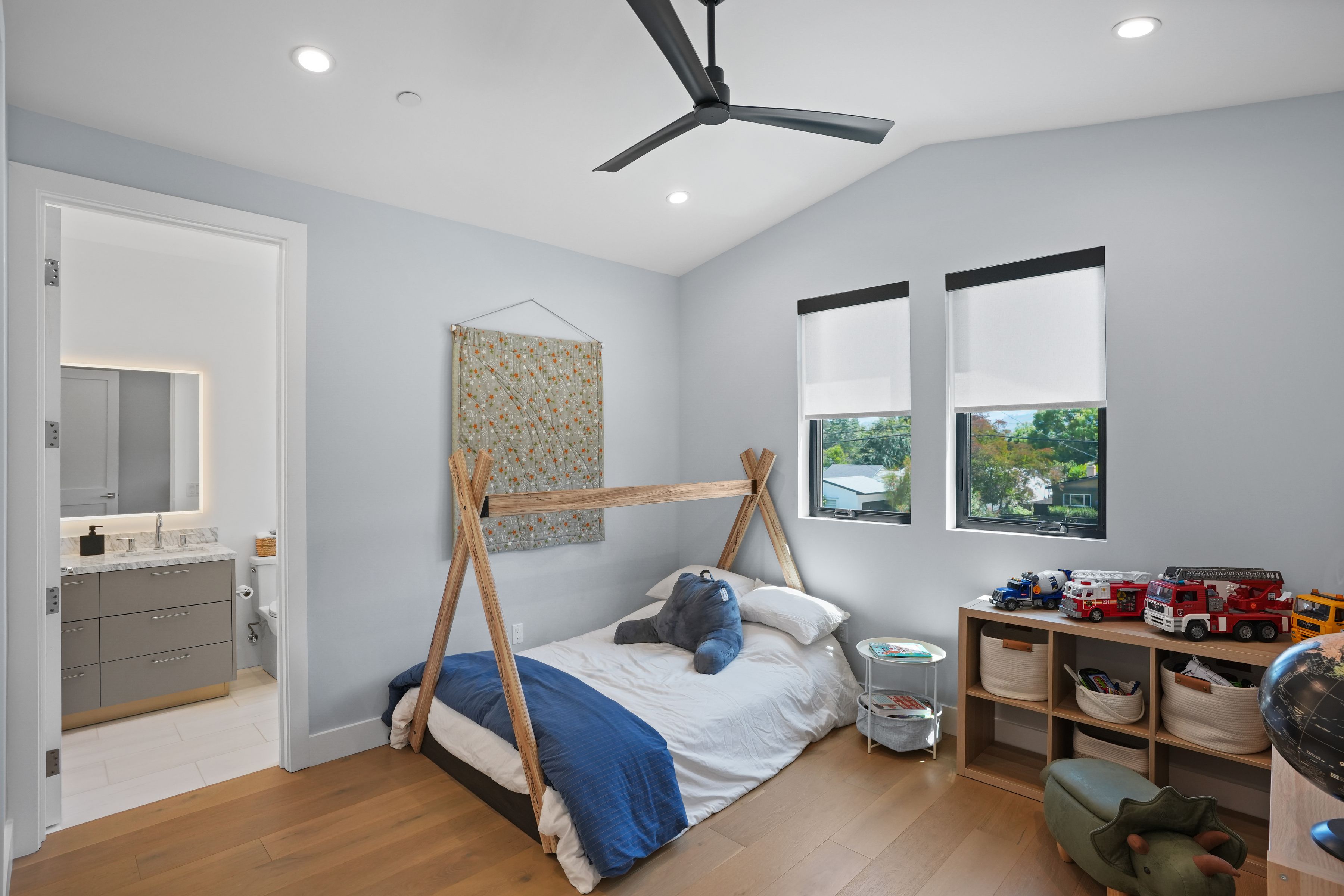  12341 Addison Street - 物件實景