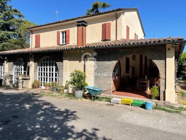 Santarcangelo di Romagna, Rimini, 47038, IT, 5 Bedrooms Bedrooms, ,4 BathroomsBathrooms,Residential,For Sale,1820117