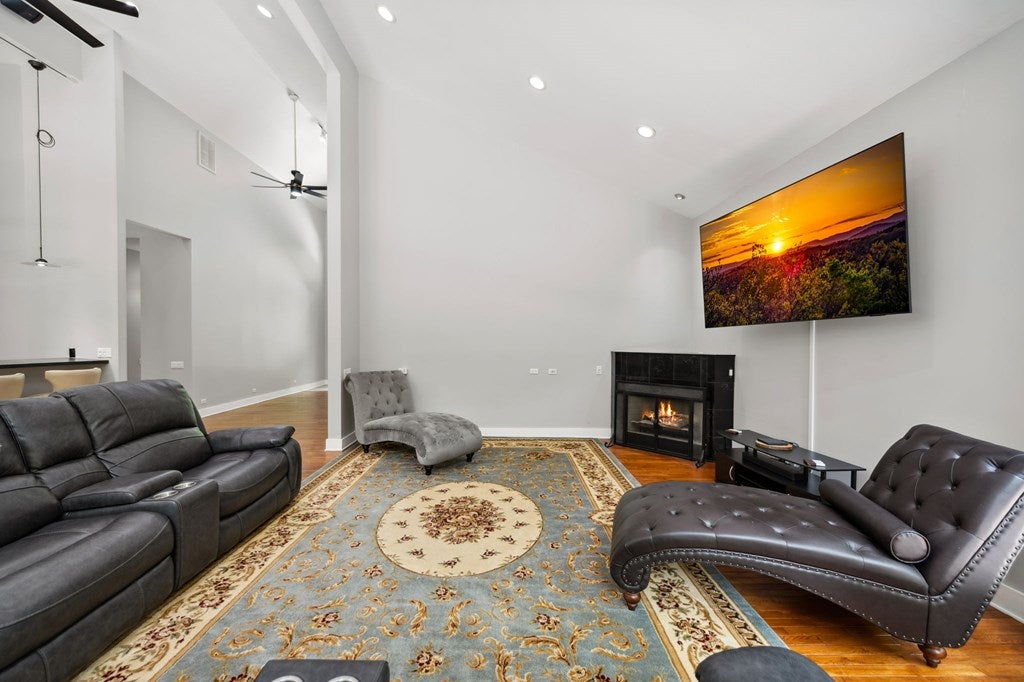 Ellijay, Georgia, 30540, United States, 5 Bedrooms Bedrooms, ,5 BathroomsBathrooms,Residential,For Sale,1868155